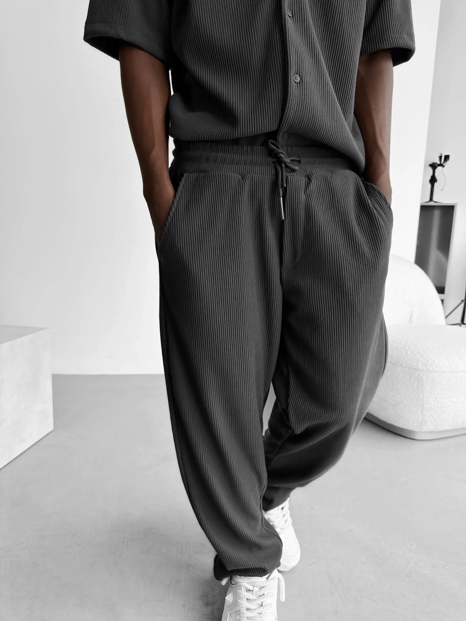 Loose Fit Cord Pant - Anthracite - Image 4