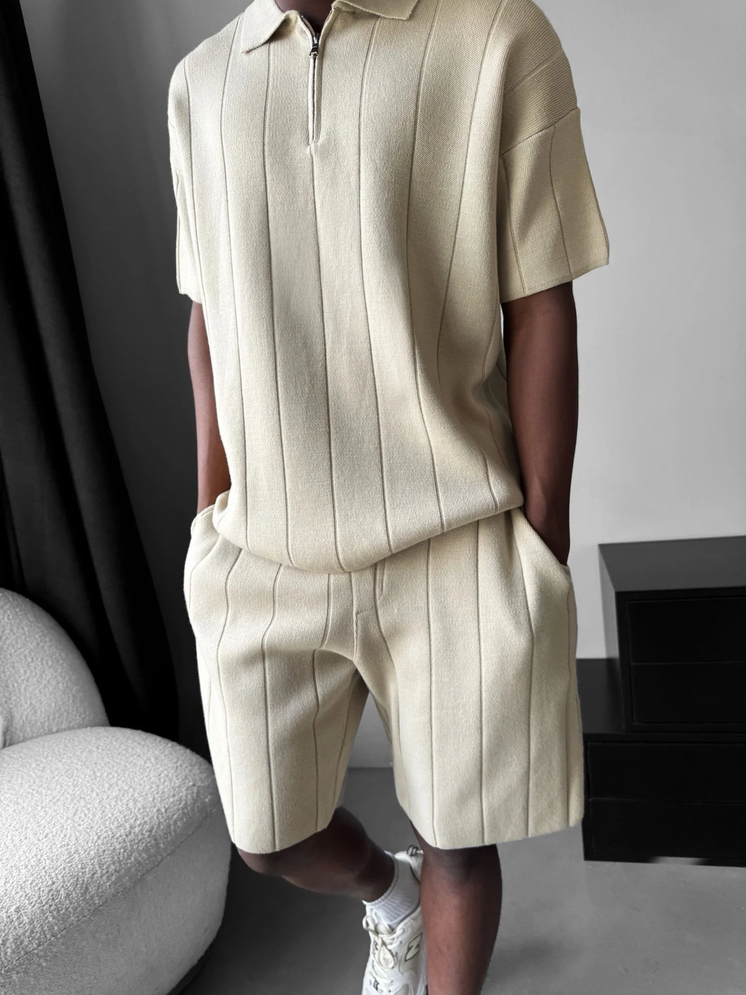 Loose Fit Line Knit Shorts - Cremé - Image 3