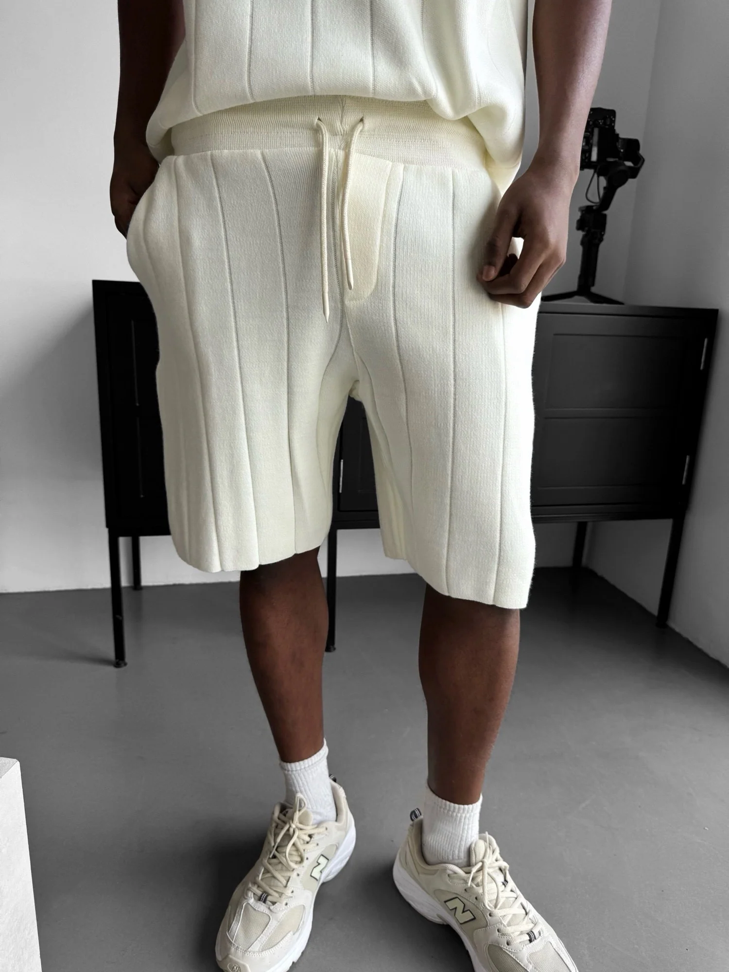 Loose Fit Line Knit Shorts - Ecru