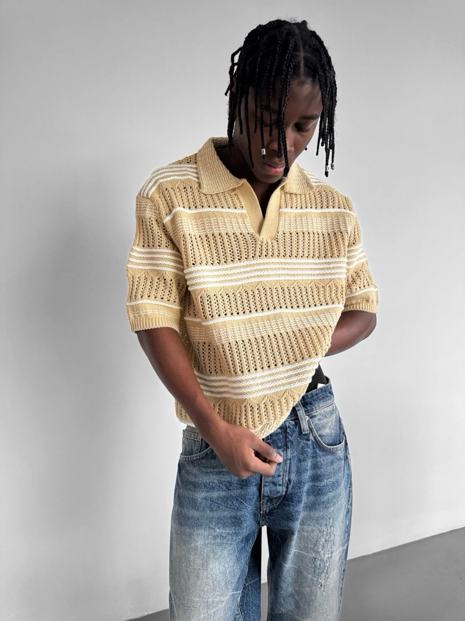 Loose Fit Patterned collar knit T-Shirt - Beige - Image 6