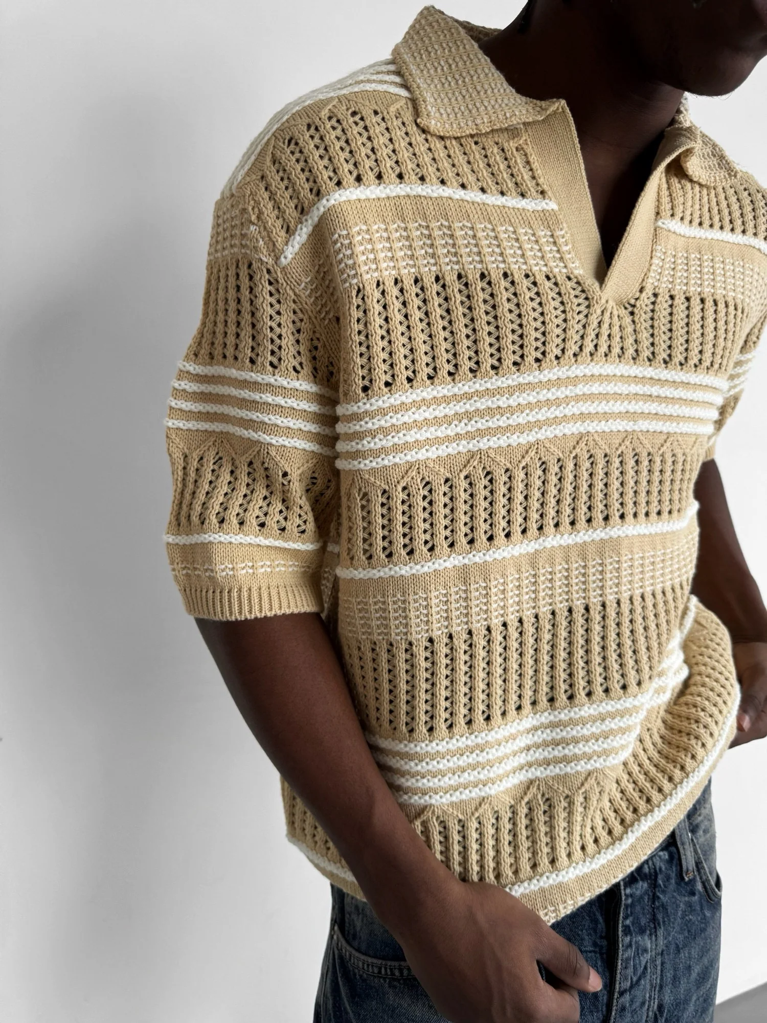 Loose Fit Patterned collar knit T-Shirt - Beige - Image 7