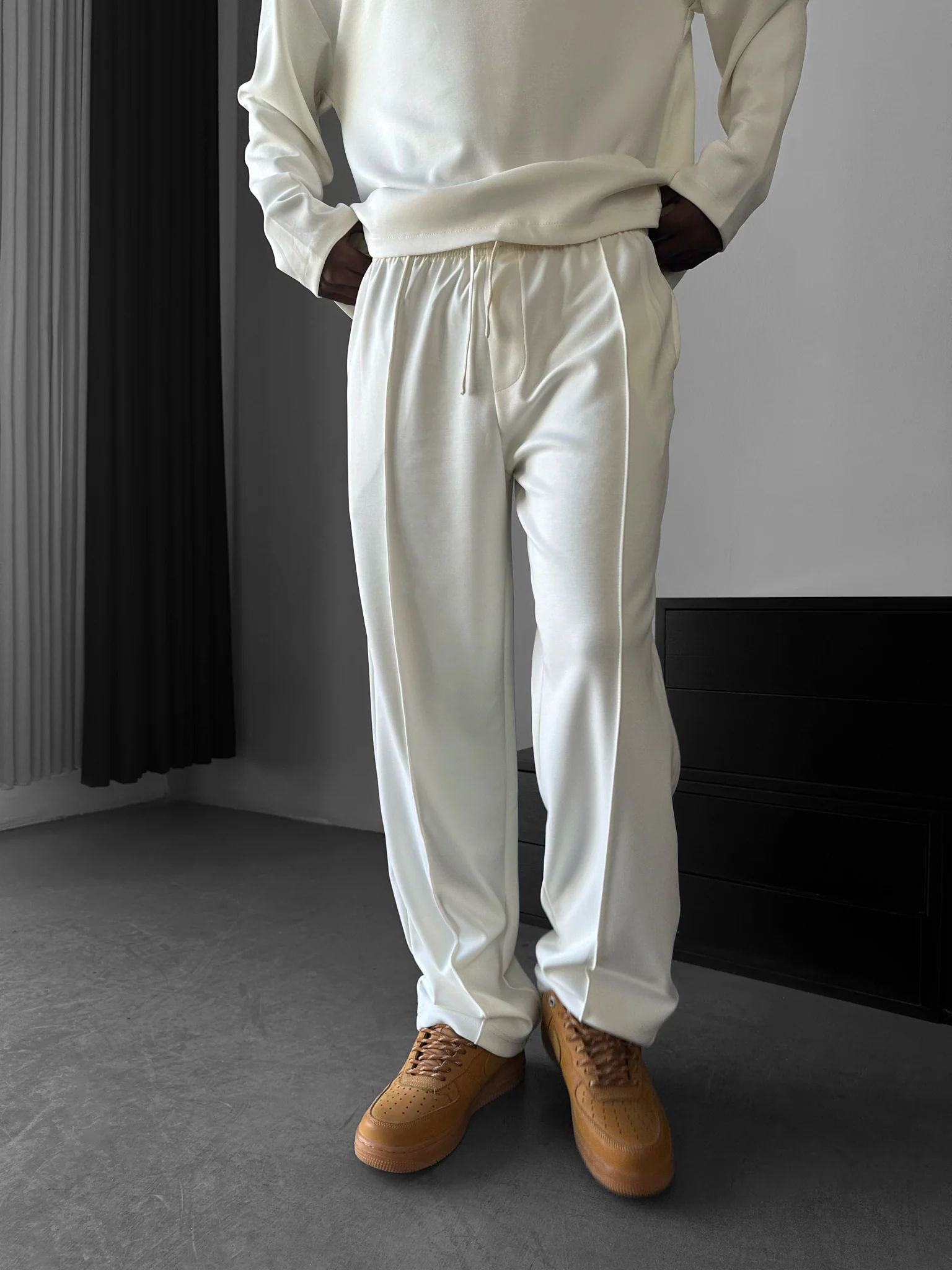 Modal Pleated Trousers -Ecru