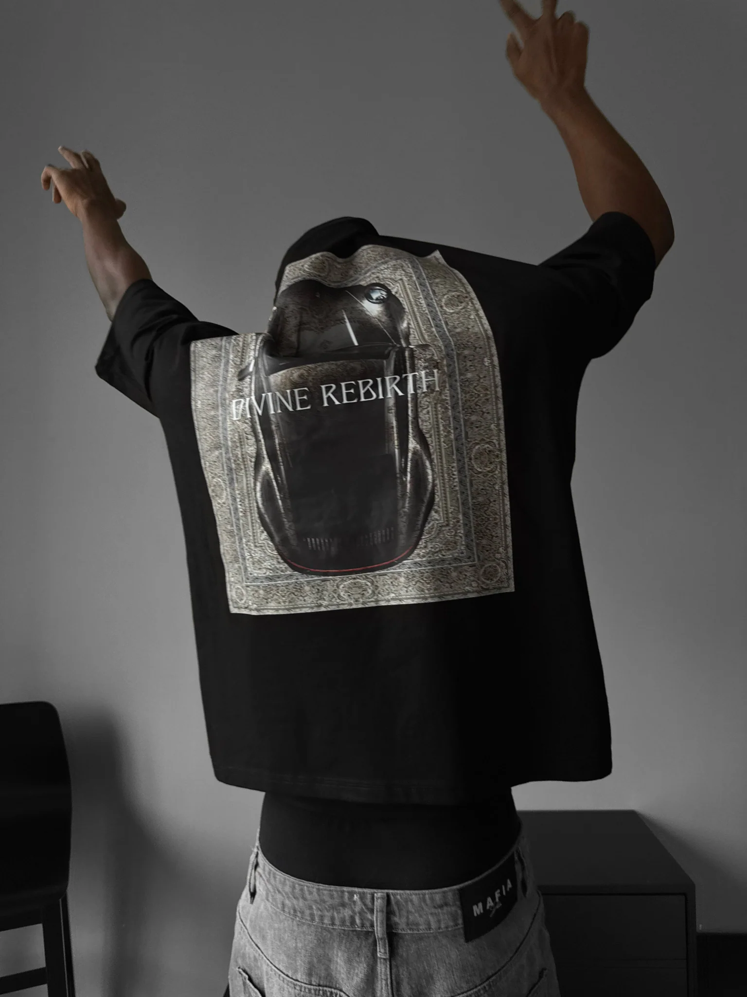 Oversize 'Divine Rebirth' T-Shirt - Black