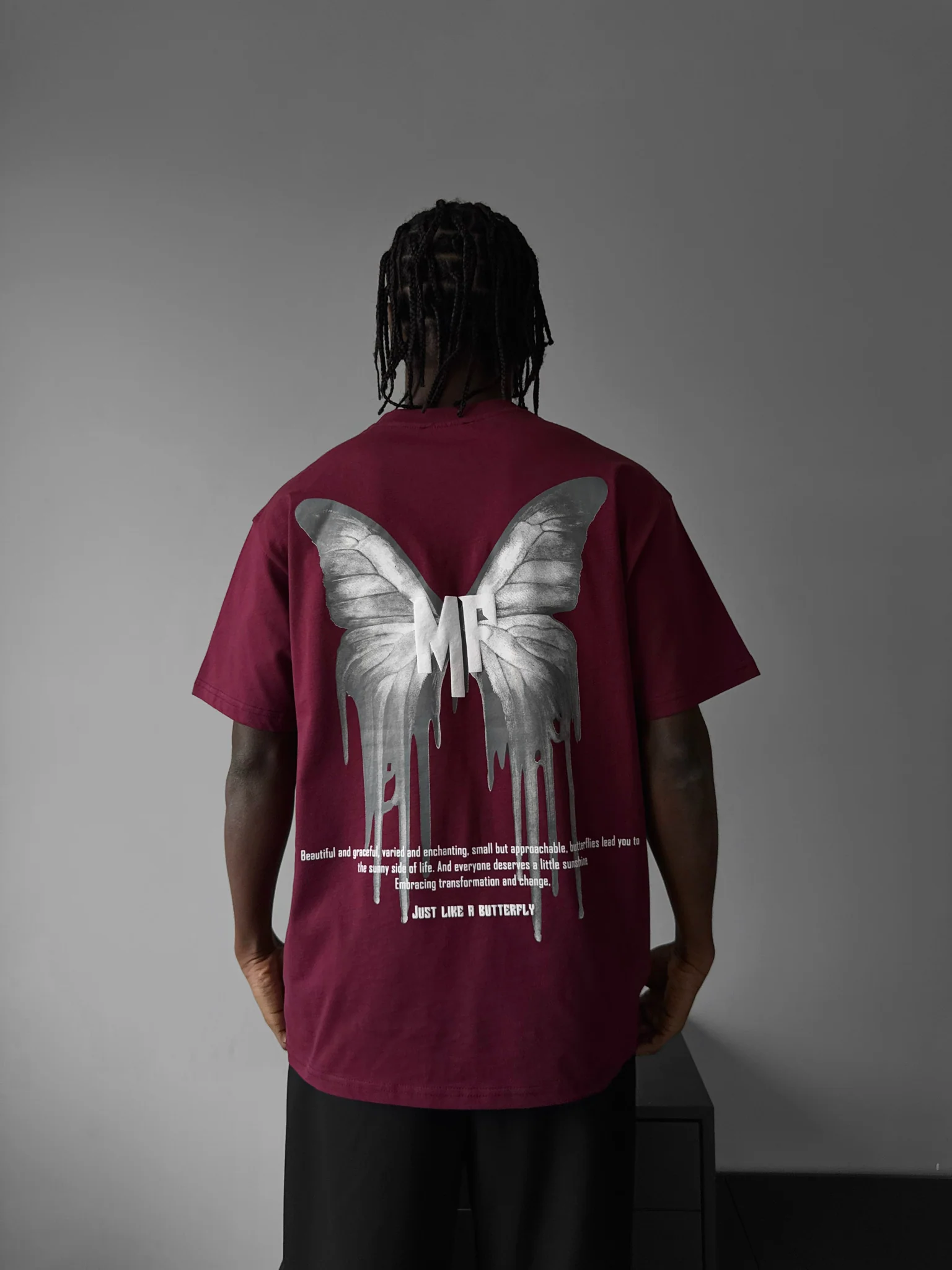 Oversize 'Like a Butterfly' T-Shirt - Port Royale - Image 10