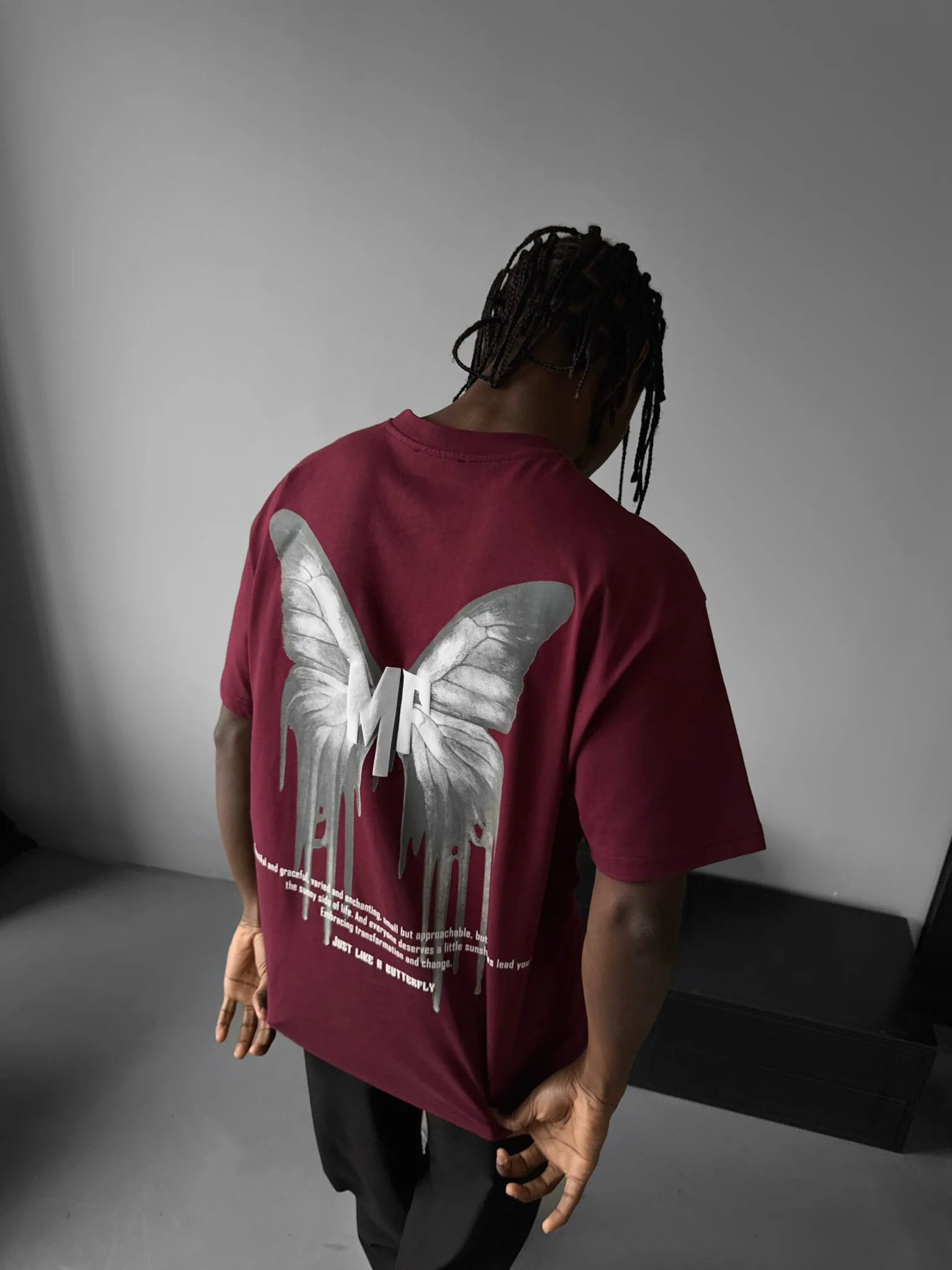 Oversize 'Like a Butterfly' T-Shirt - Port Royale - Image 7