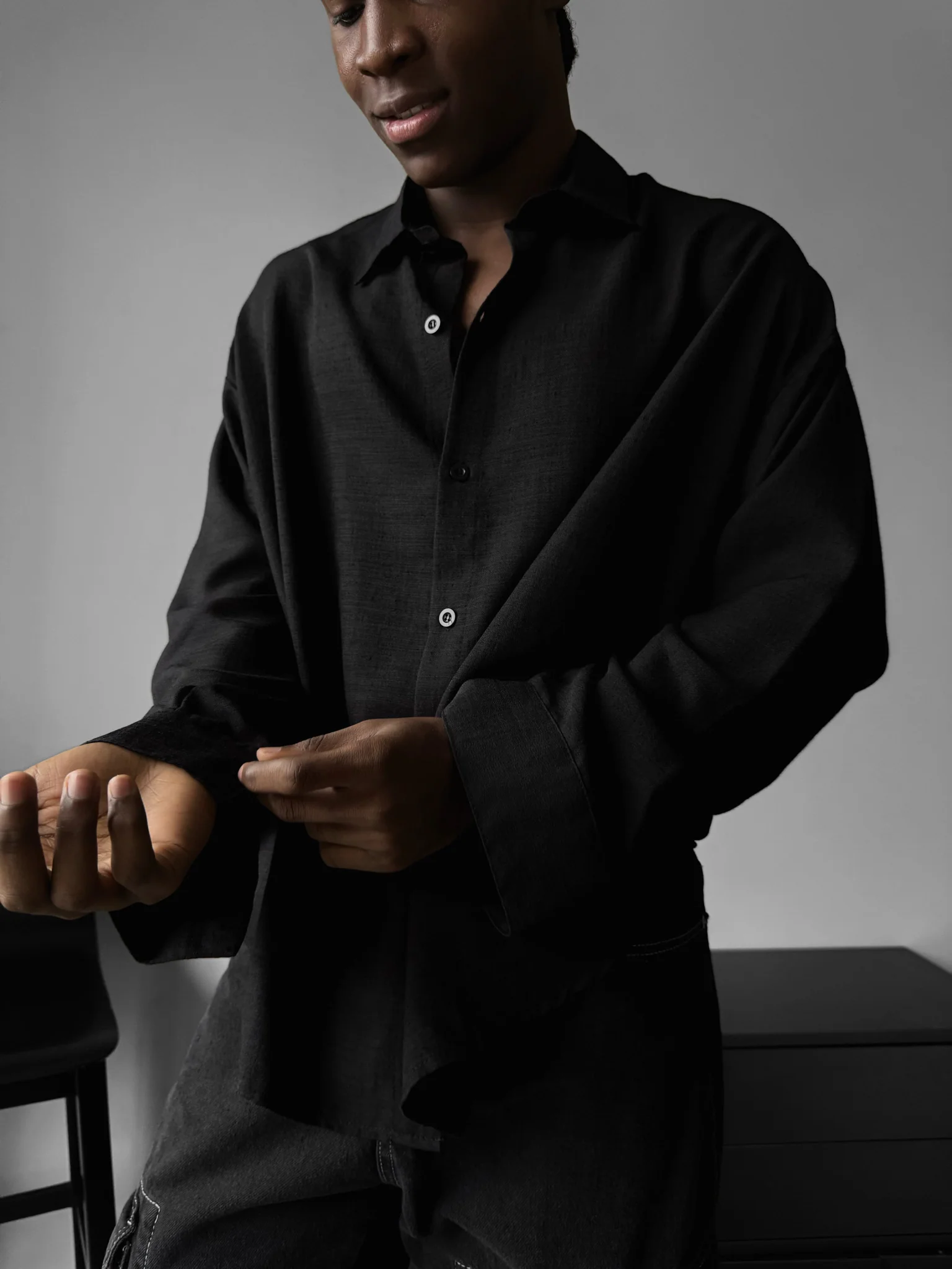 Oversize Linen Shirt - Black - Image 2