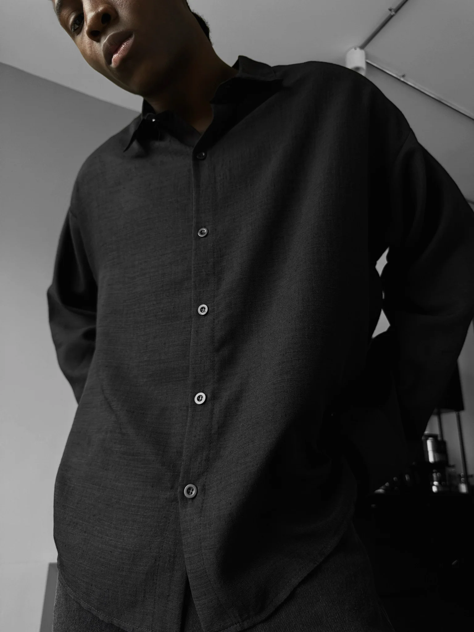 Oversize Linen Shirt - Black - Image 3