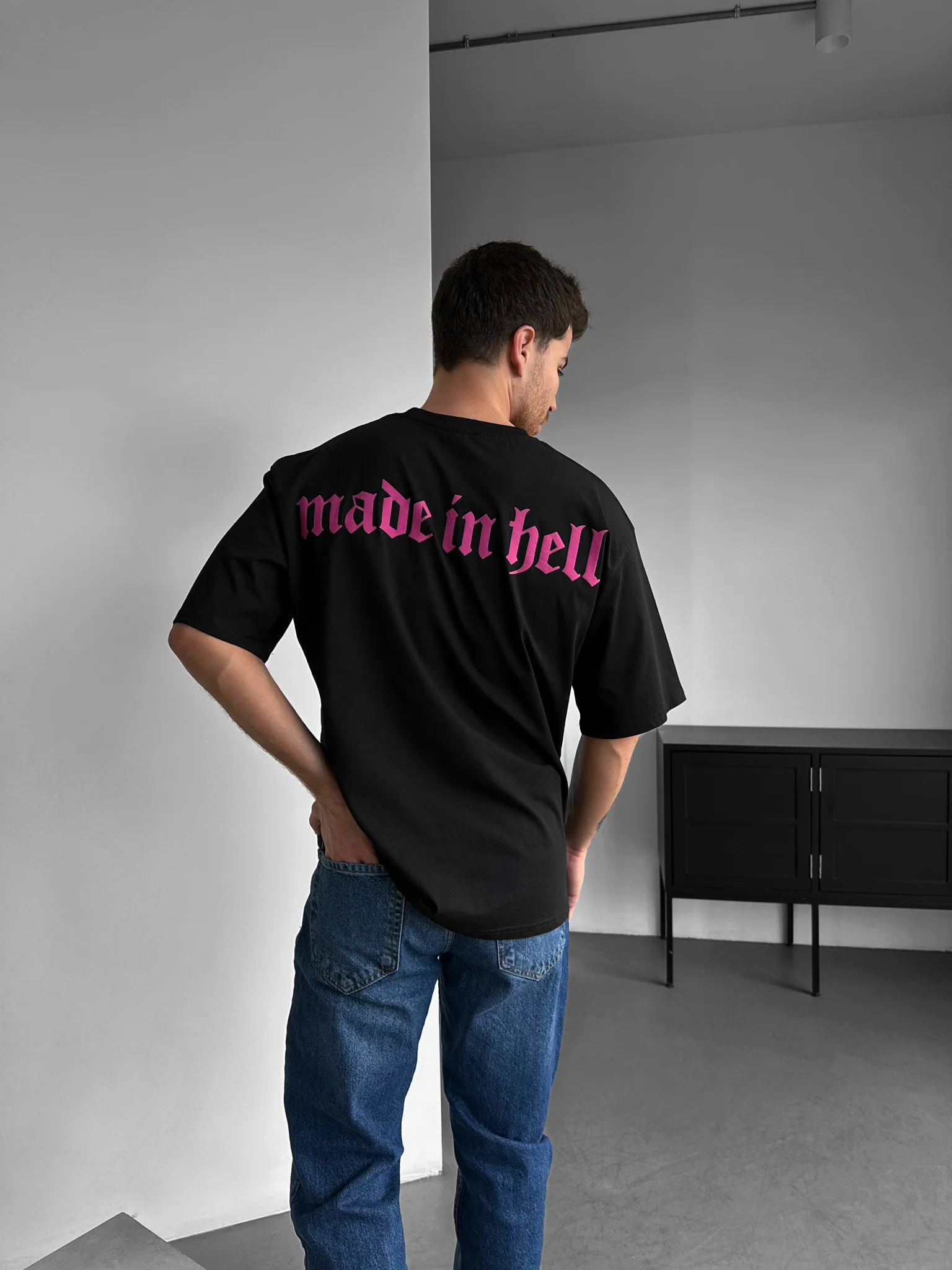 Oversize Made in Hell T-shirt - Black and Lila - Image 2