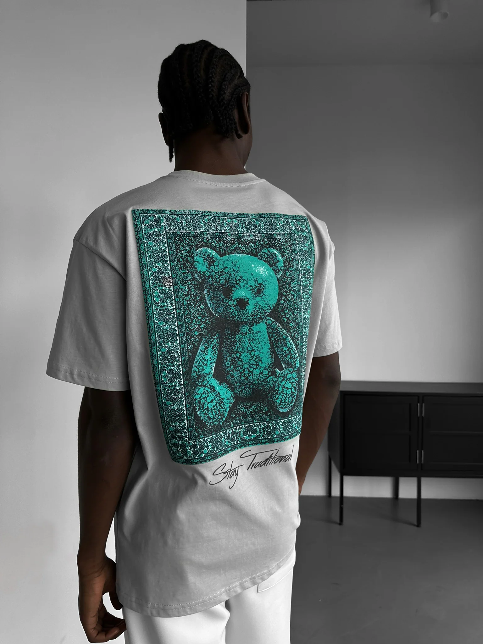 Oversize 'Stay Traditional' T-Shirt - Grey - Image 3