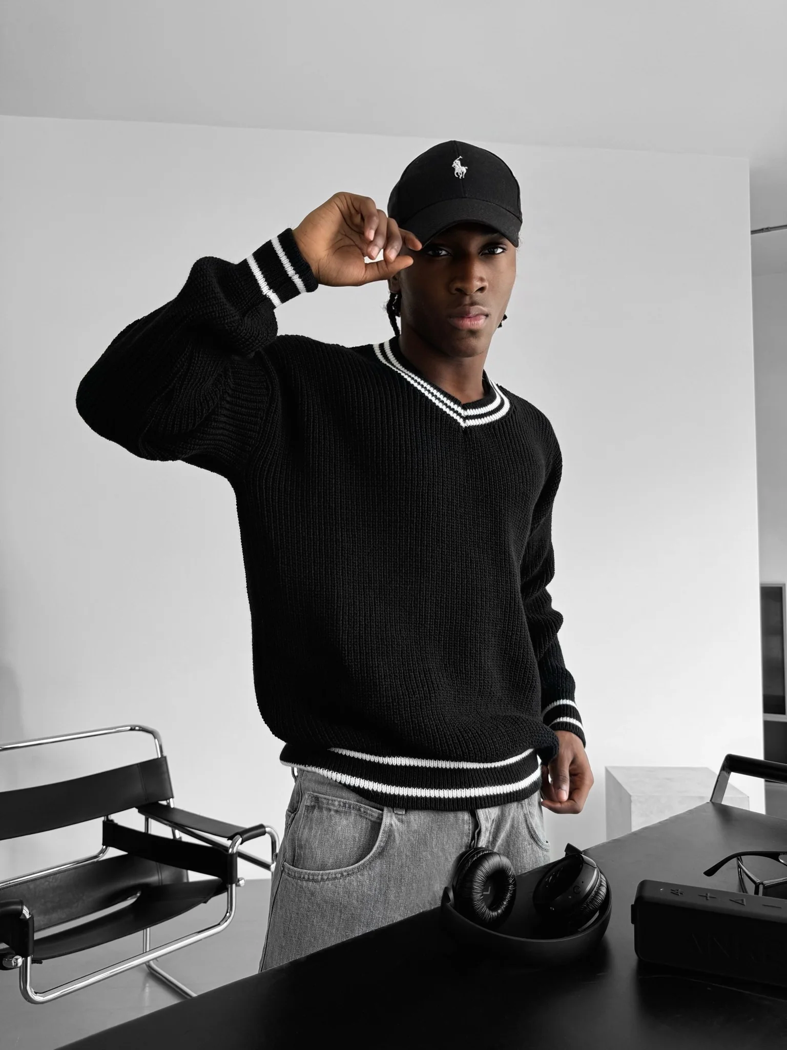 Oversize V Neckline Knit Pullover - Black - Image 3