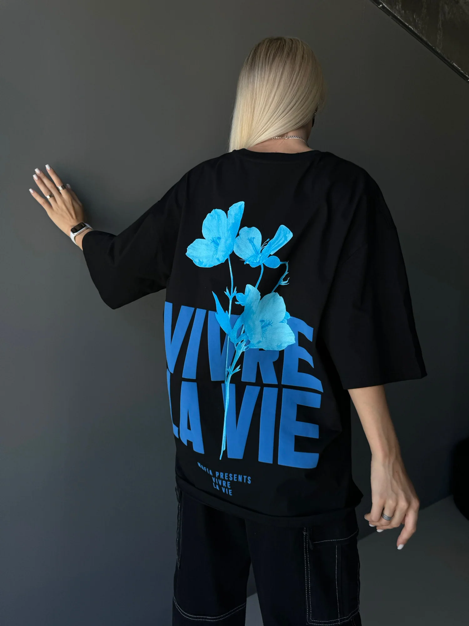 Oversize Vivre la Vie T-shirt - Black and Blue - Image 2